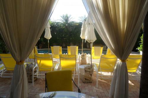 La Casa Hotel