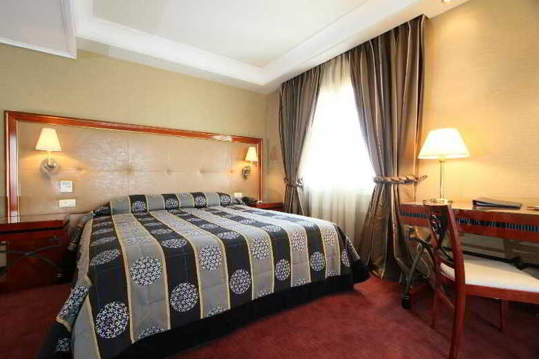 Hotel Piraeus Theoxenia
