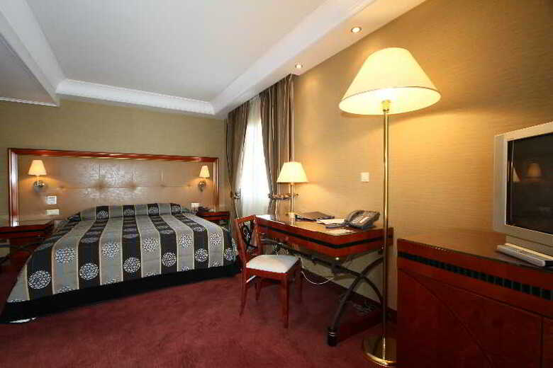 Hotel Piraeus Theoxenia