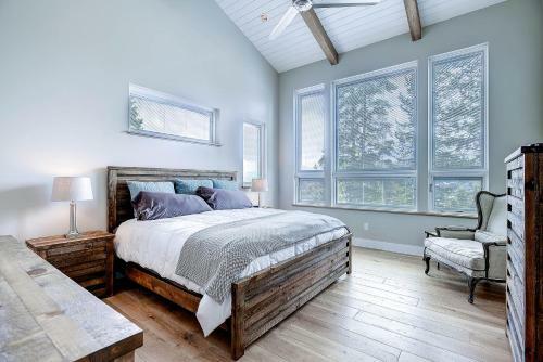 Sunrise Ski Haus
