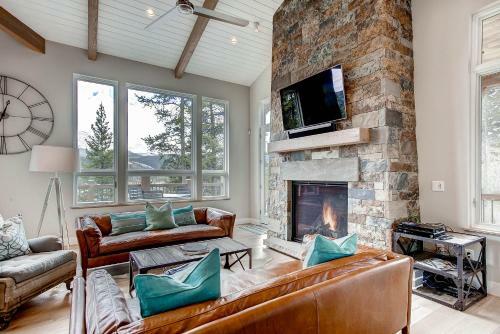 Sunrise Ski Haus