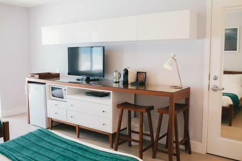 Tides Inn Hotel
