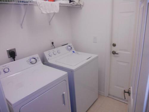 Ocean Village Golf Lodges 204