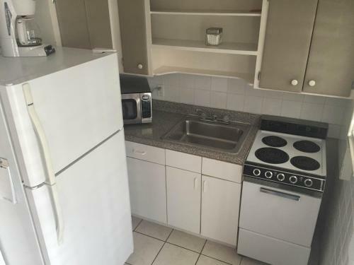 Hostal Coral Reef Guesthouse