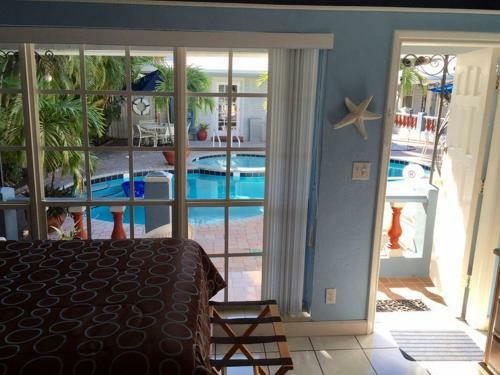 Hostal Coral Reef Guesthouse
