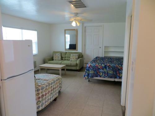 Hotel Dolphin Inn