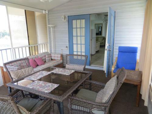 Hotel Dolphin Inn