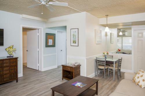 Aparthotel Windjammer Resort And Beach Club