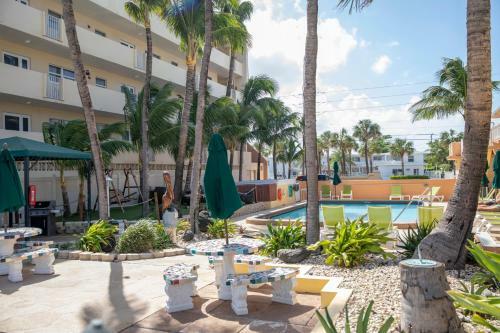 Aparthotel Windjammer Resort And Beach Club