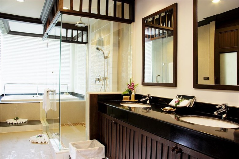 Hotel Alpina Phuket Nalina Resort & Spa