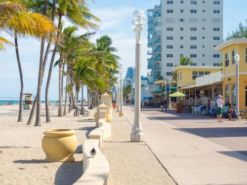 Posada Caribbean Suites Grandby Motel