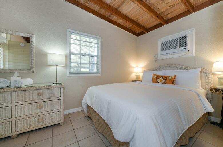 Hotel Pines & Palms Resort