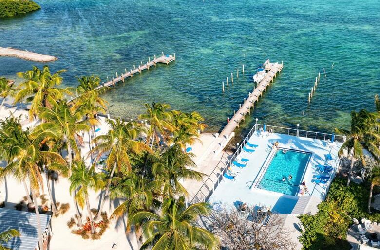 Hotel Pines & Palms Resort
