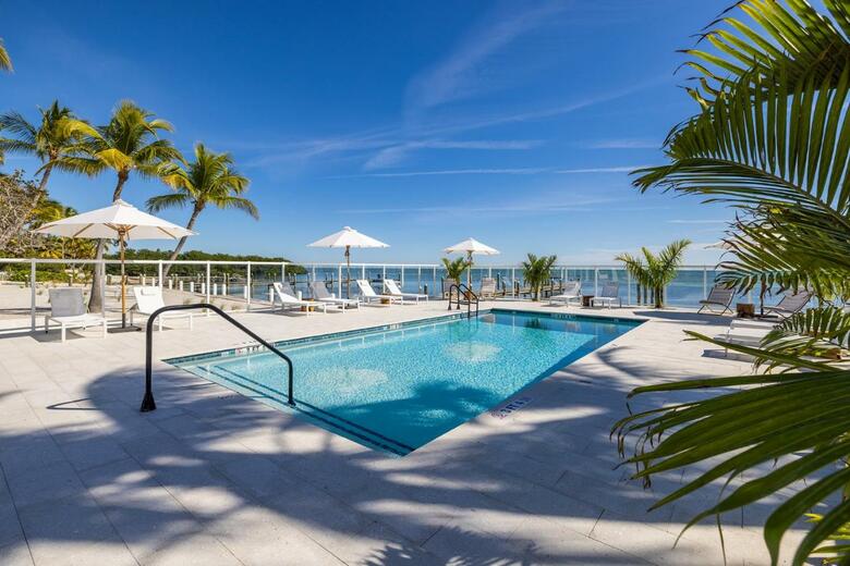 Hotel Pines & Palms Resort