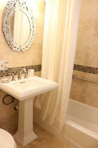 Bed & Breakfast Southernmost Point Guest House