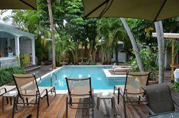 Apartamentos Papa's Hideaway
