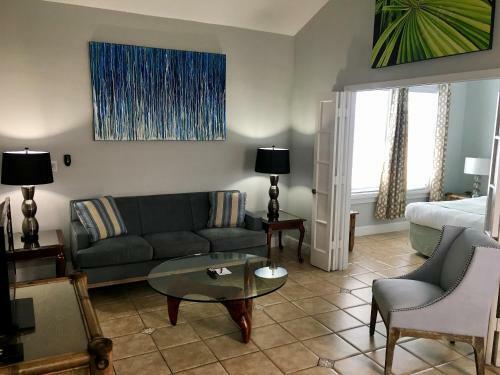 Posada Douglas House