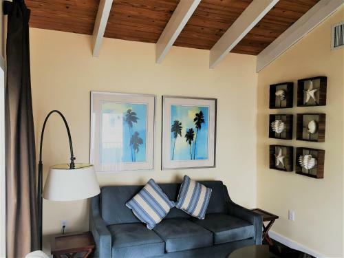 Posada Douglas House