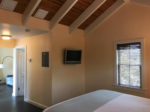 Posada Douglas House