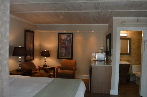 Posada Douglas House