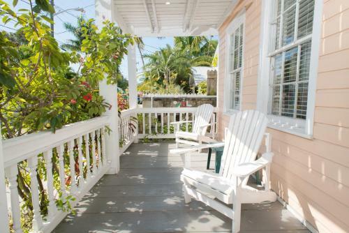 Posada Douglas House