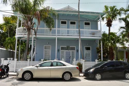 Posada Douglas House