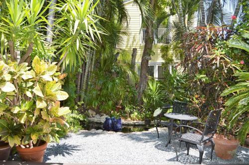 Posada Douglas House