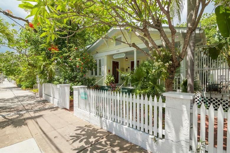 Bed & Breakfast Garden House