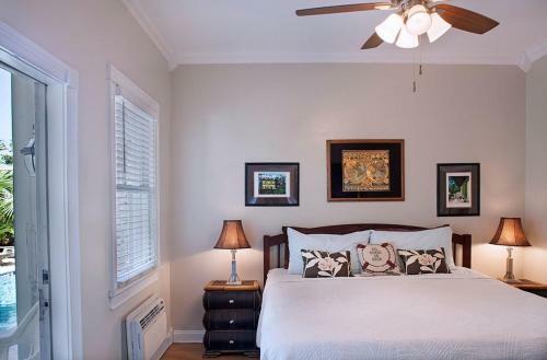 Bed & Breakfast Coco Plum Inn