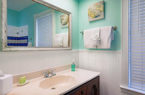 Bed & Breakfast Coco Plum Inn