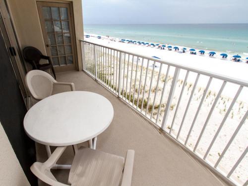 Apartamento Emerald Towers West 3007
