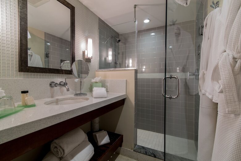 Posada Orchid Key Inn
