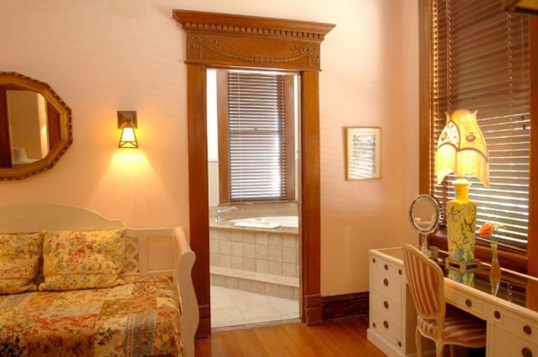 Bed & Breakfast Amsterdam's Curry Mansion Inn