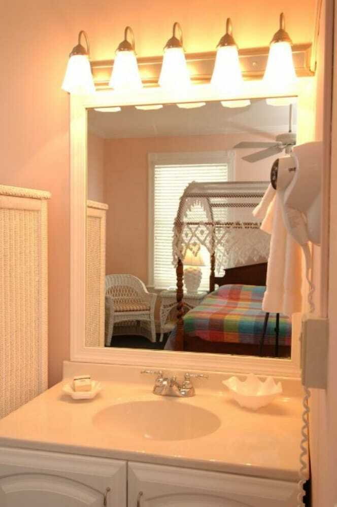 Bed & Breakfast Amsterdam's Curry Mansion Inn