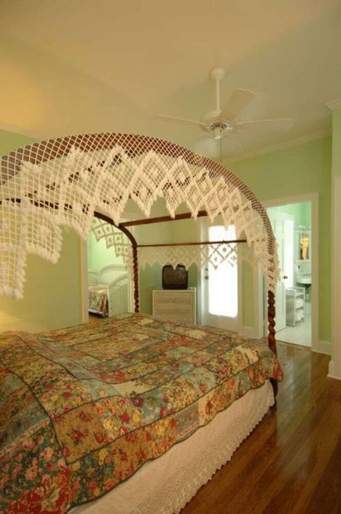 Bed & Breakfast Amsterdam's Curry Mansion Inn