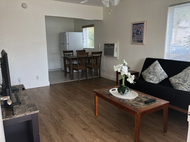 Hotel Coral Key Inn