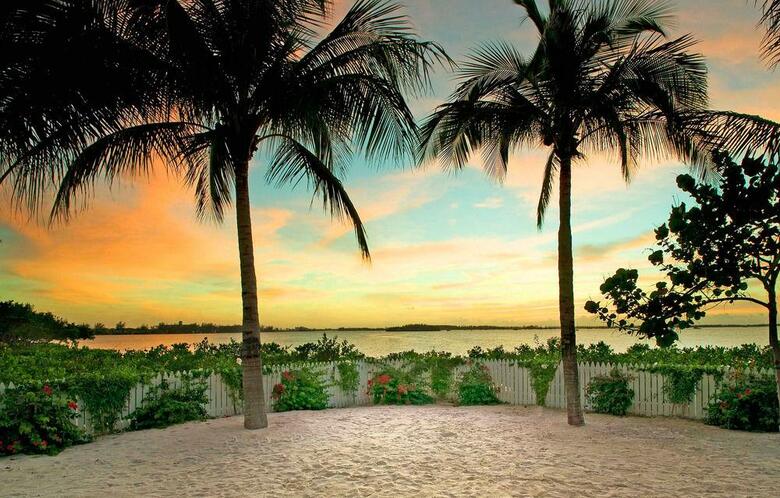 Parrot Key Hotel And Resort