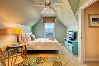Parrot Key Hotel And Resort