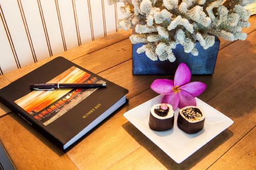 Hotel Sunset Key Cottages, A Luxury Collection Resort, Key West
