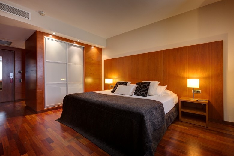 Hotel Acevi Villarroel