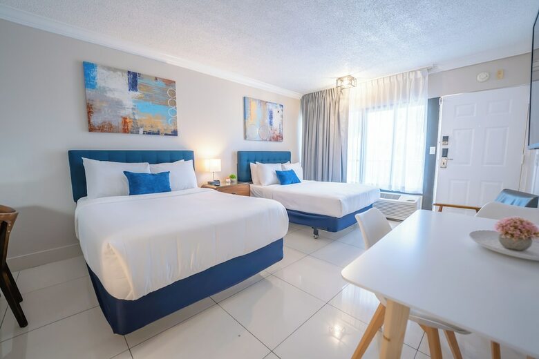 Boca Raton Plaza Hotel