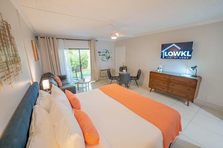 Boca Raton Plaza Hotel