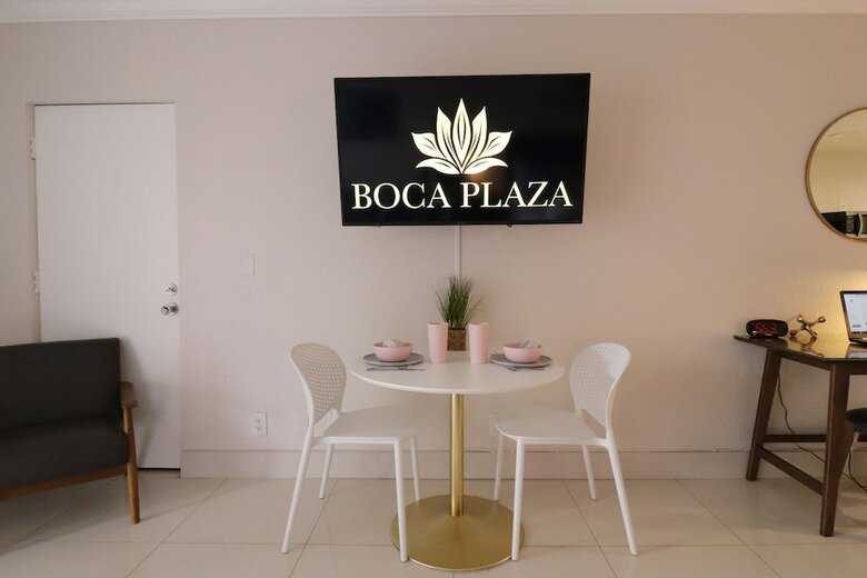Boca Raton Plaza Hotel