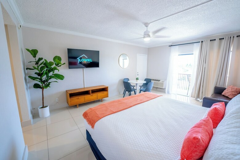 Boca Raton Plaza Hotel