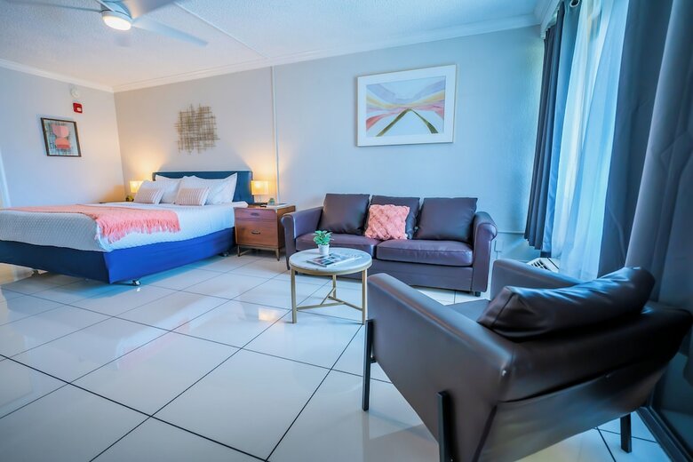 Boca Raton Plaza Hotel