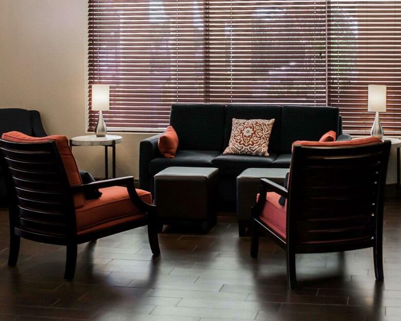 Hotel Comfort Suites