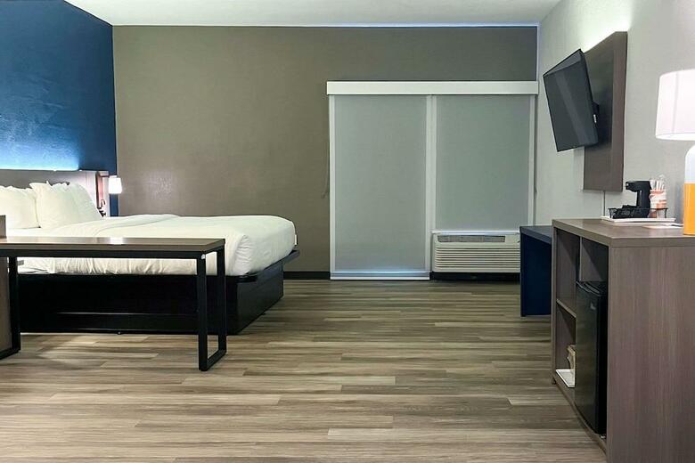Hotel Comfort Suites