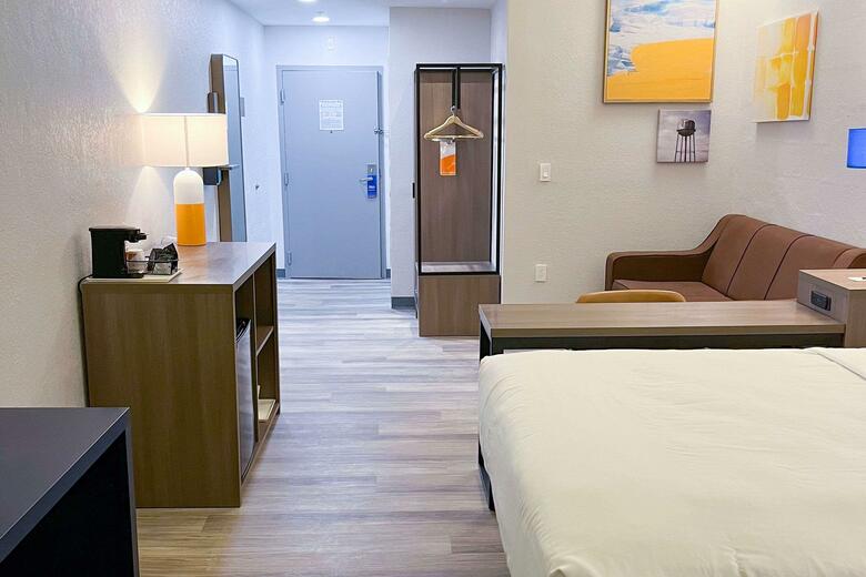 Hotel Comfort Suites