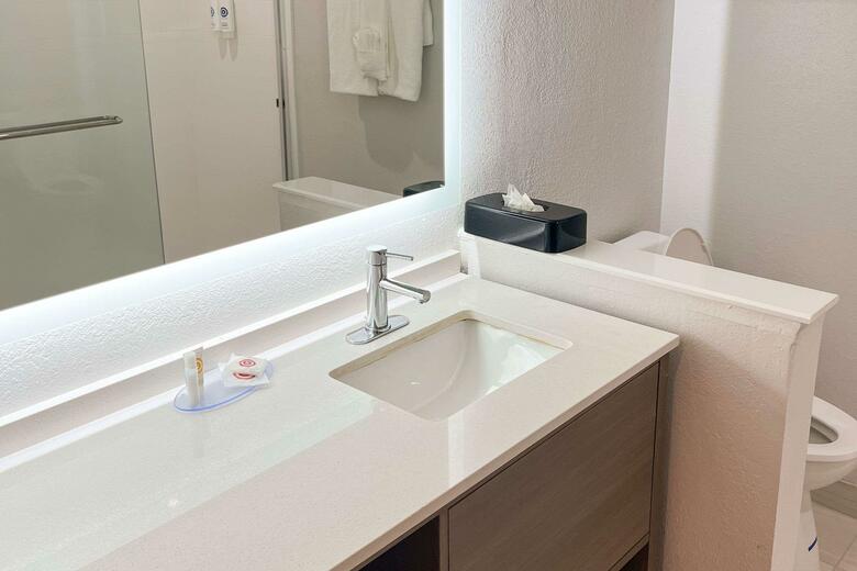 Hotel Comfort Suites