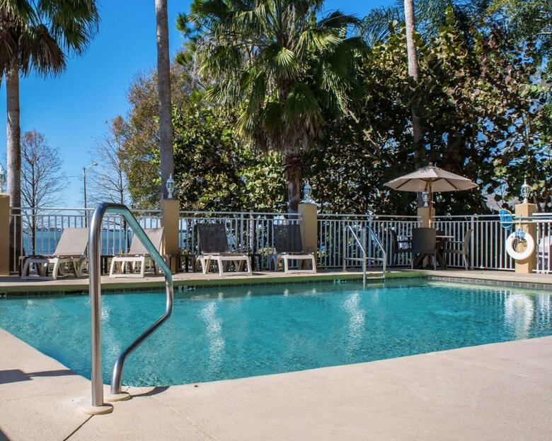 Hotel Comfort Suites